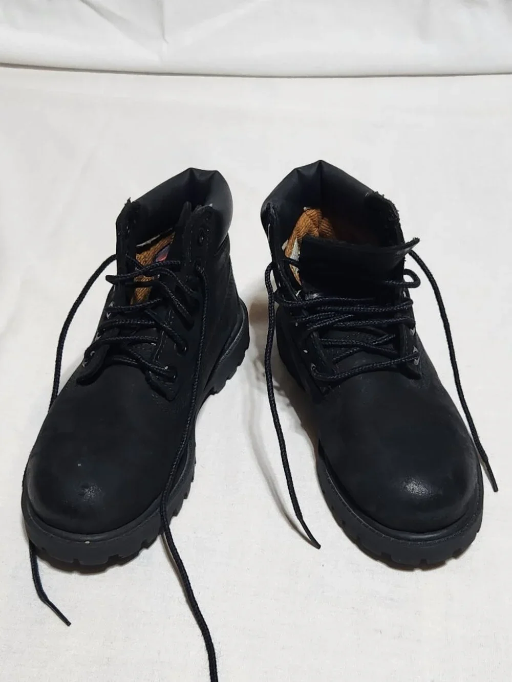 Timberland Girls’ Black 6‑Inch Boots – Size 11W | Perfect for Back‑to‑School!